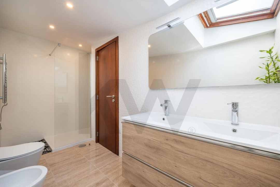 Apartamento T3 para Venda em Santo Antonio dos Olivais Foto 32