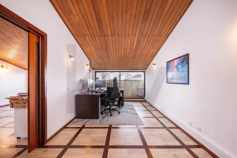 Apartamento T3 para Venda em Santo Antonio dos Olivais Foto 25