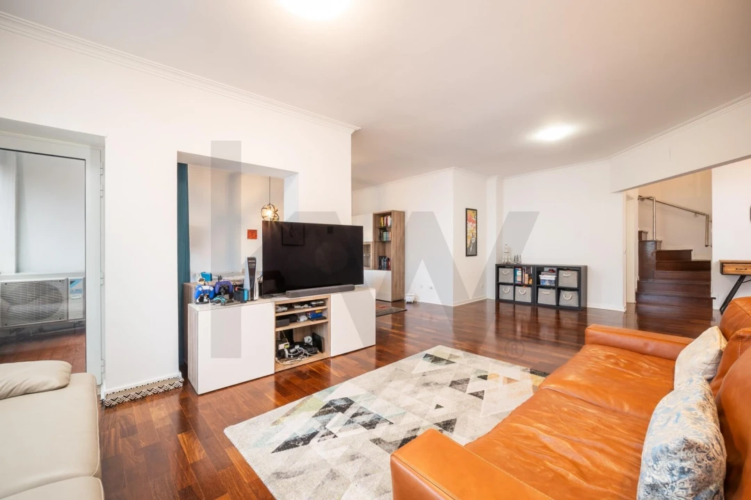 Apartamento T3 para Venda em Santo Antonio dos Olivais Foto 2