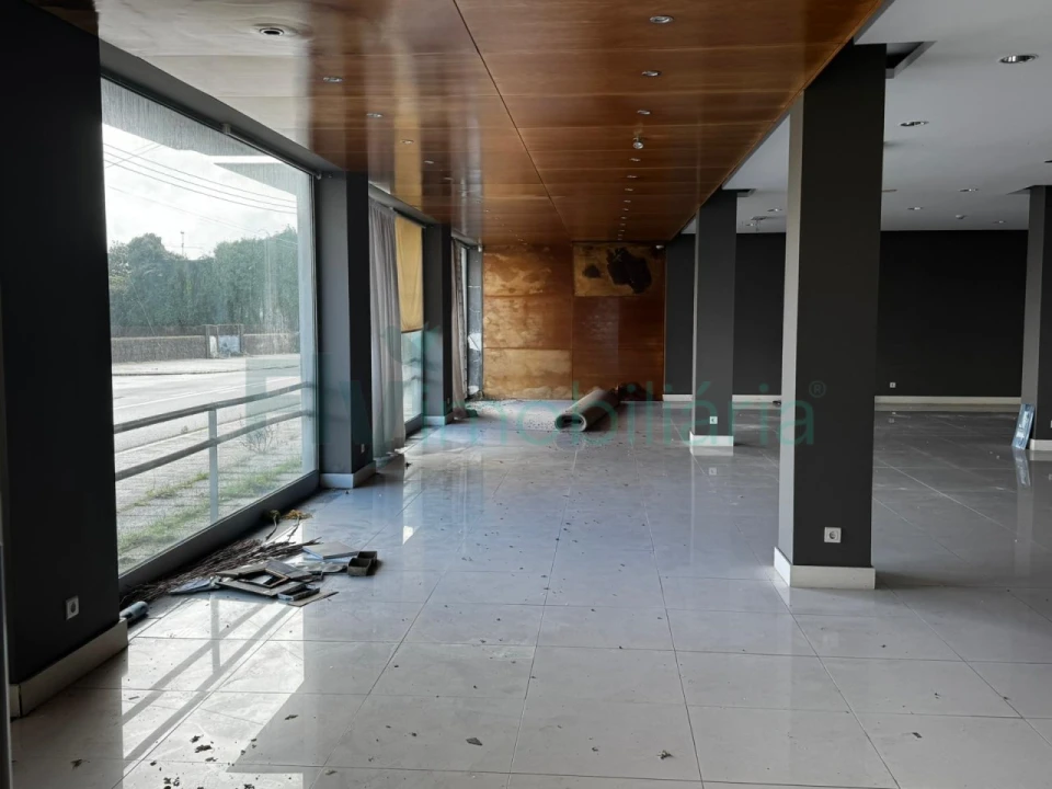 Armazém para Venda em Febres Foto 4