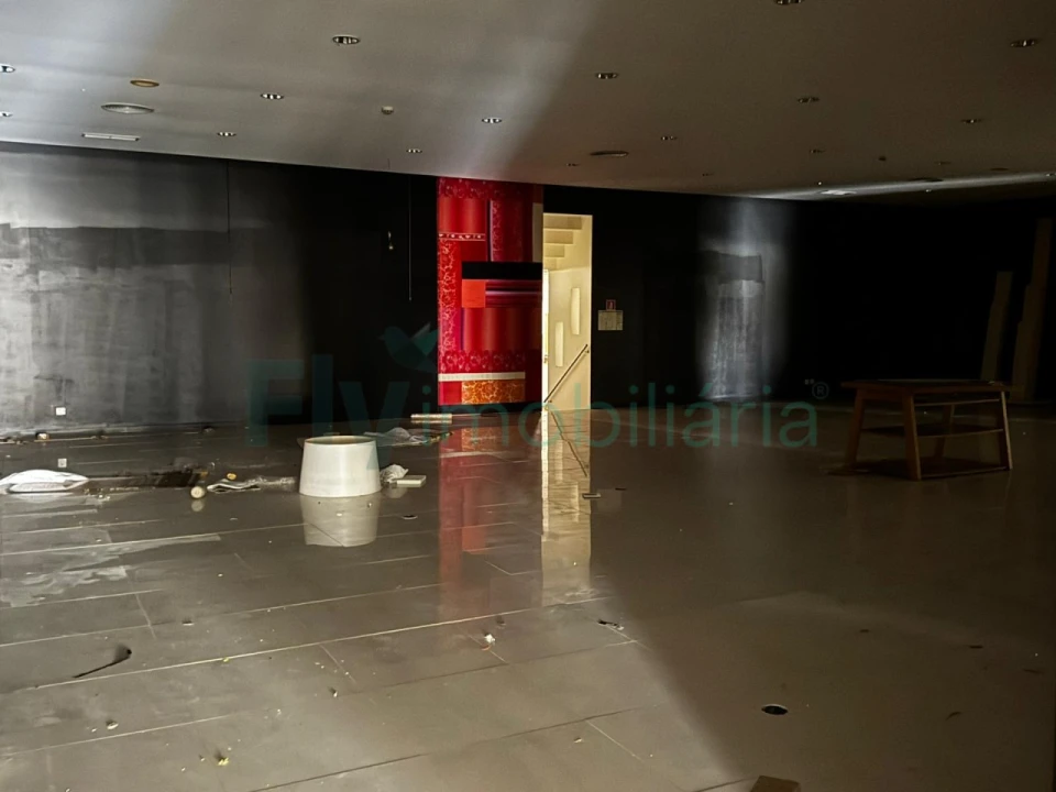 Armazém para Venda em Febres Foto 15