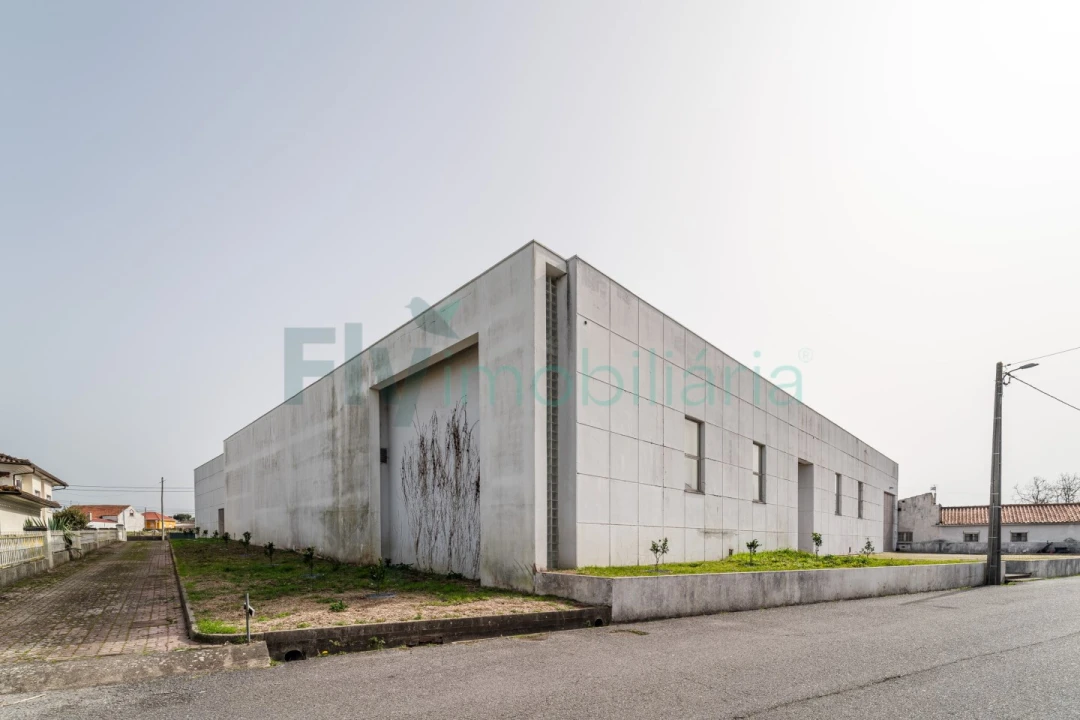 Armazém para Venda em Febres Foto 6