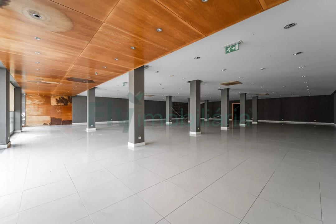 Armazém para Venda em Febres Foto 8