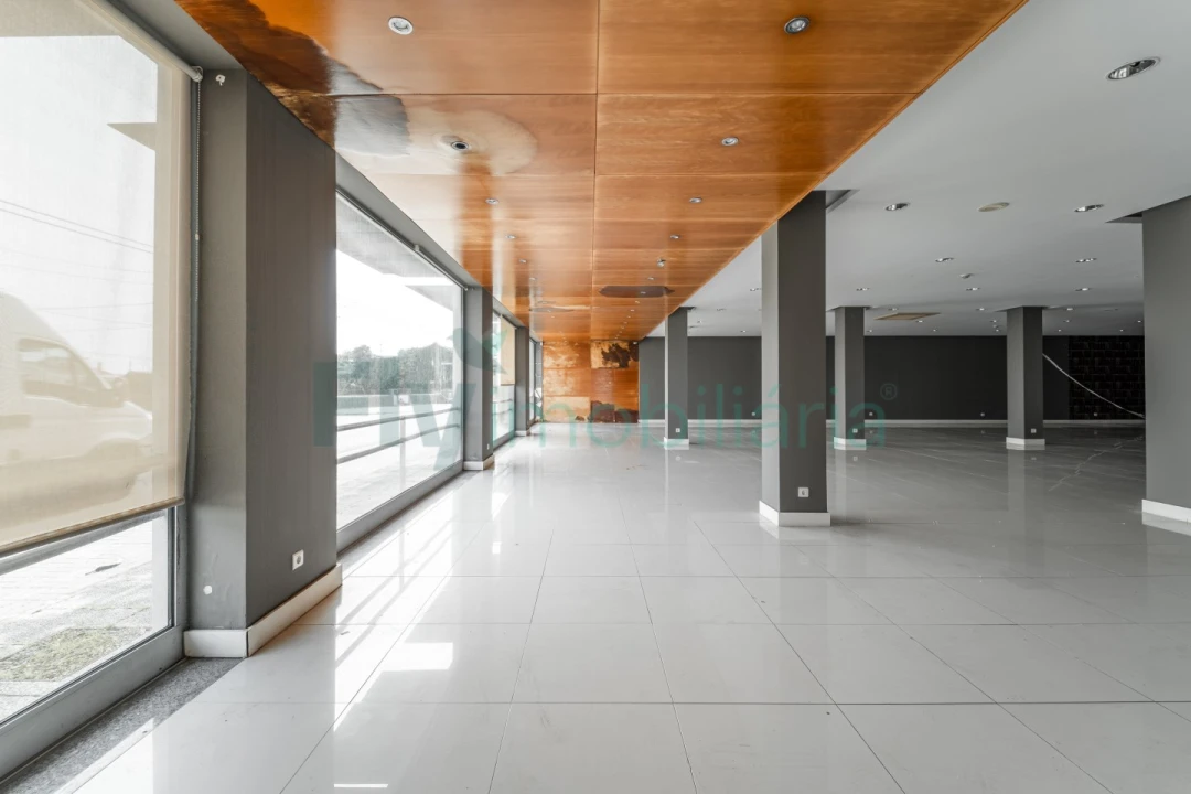 Armazém para Venda em Febres Foto 9