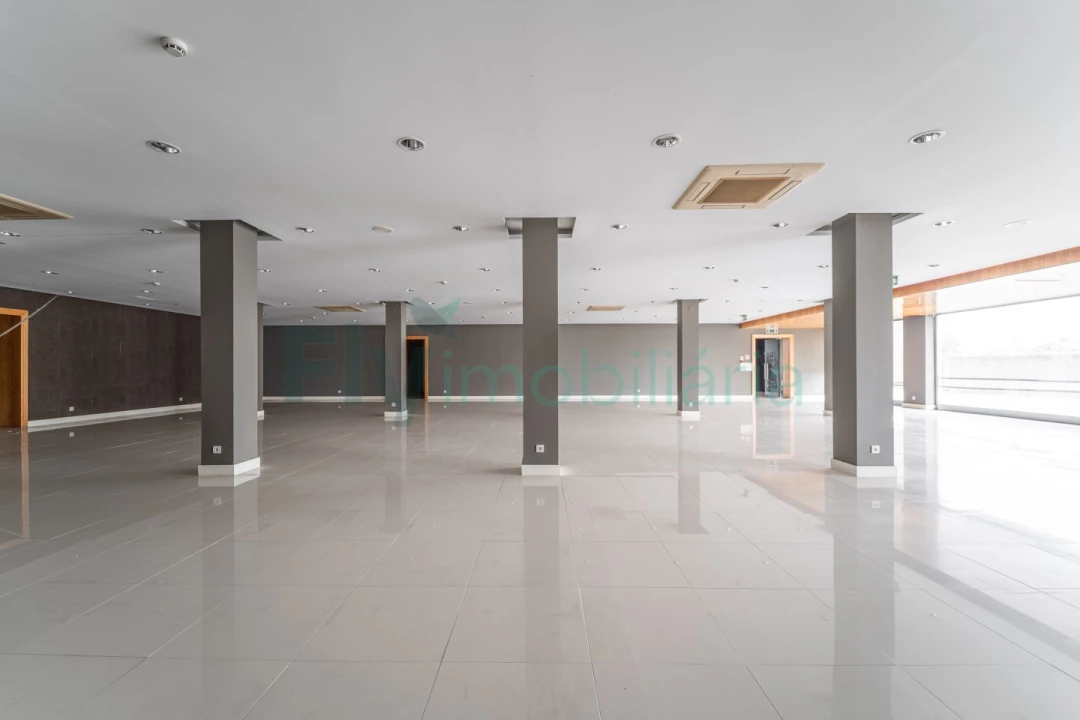 Armazém para Venda em Febres Foto 10