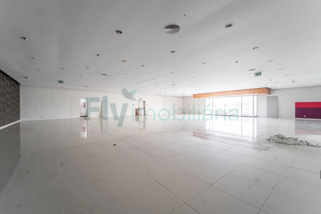 Armazém para Venda em Febres Foto 17