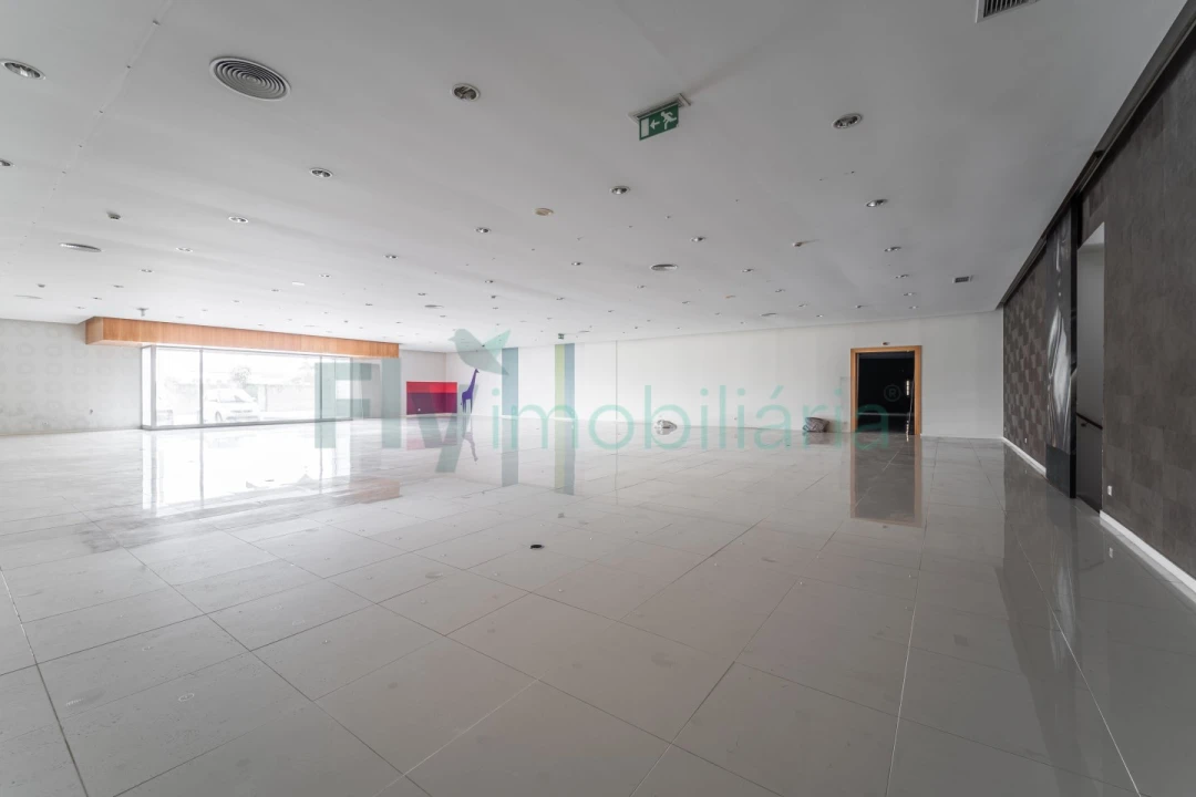 Armazém para Venda em Febres Foto 18