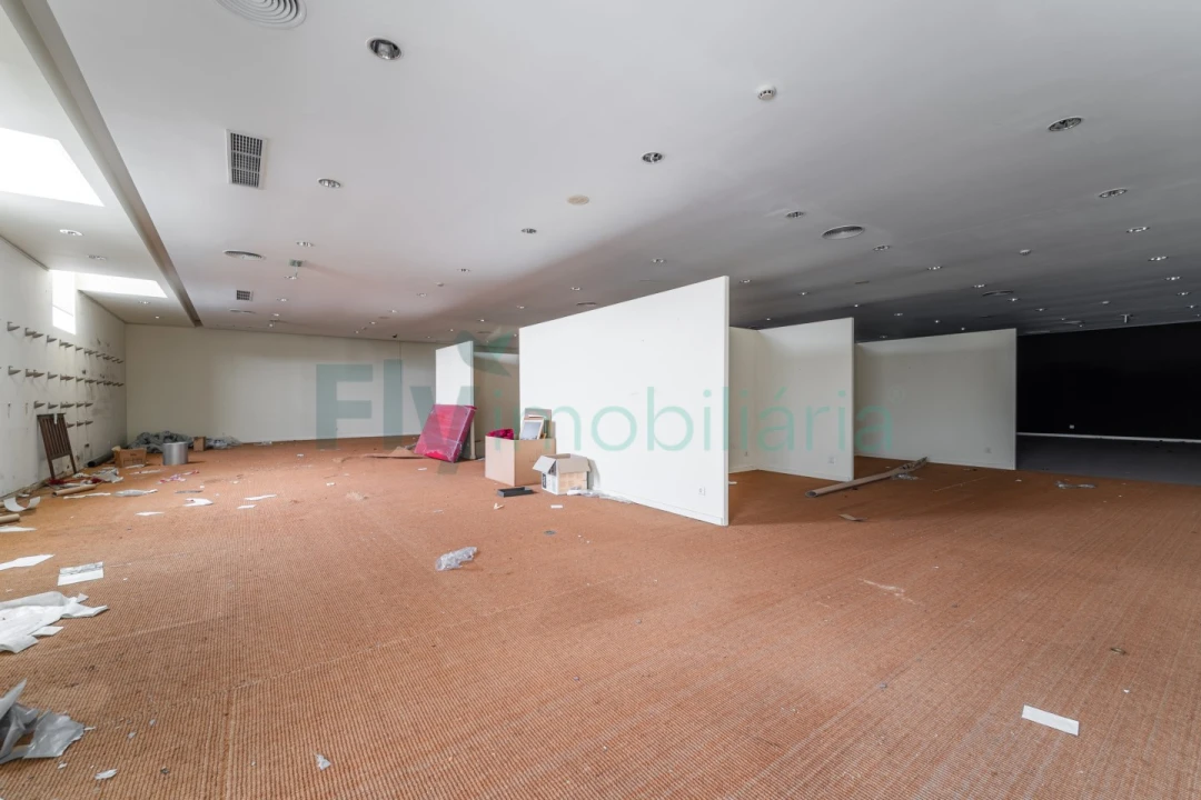 Armazém para Venda em Febres Foto 25