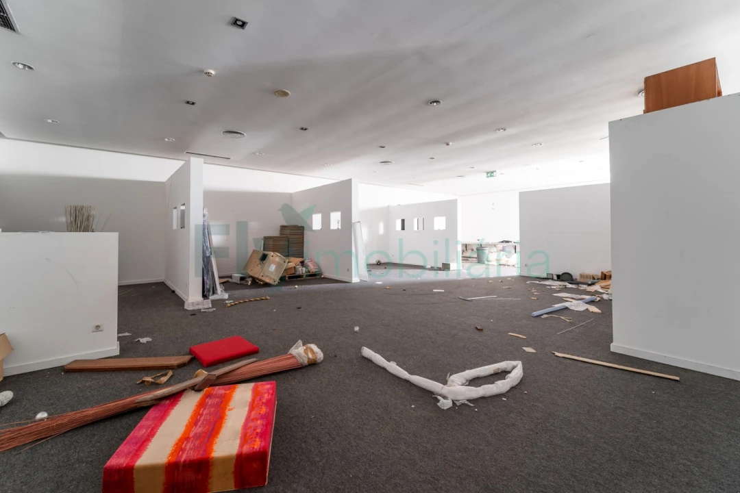 Armazém para Venda em Febres Foto 27