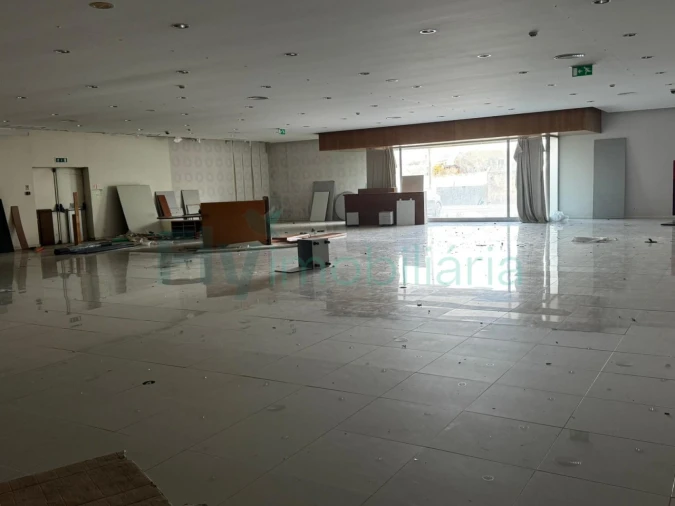 Armazém para Venda em Febres Foto 6