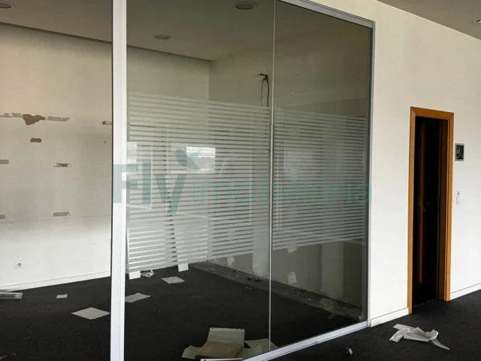 Armazém para Venda em Febres Foto 7