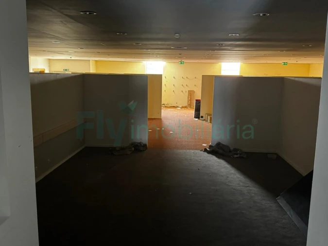 Armazém para Venda em Febres Foto 9