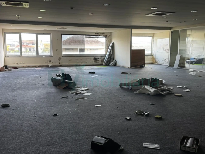 Armazém para Venda em Febres Foto 12