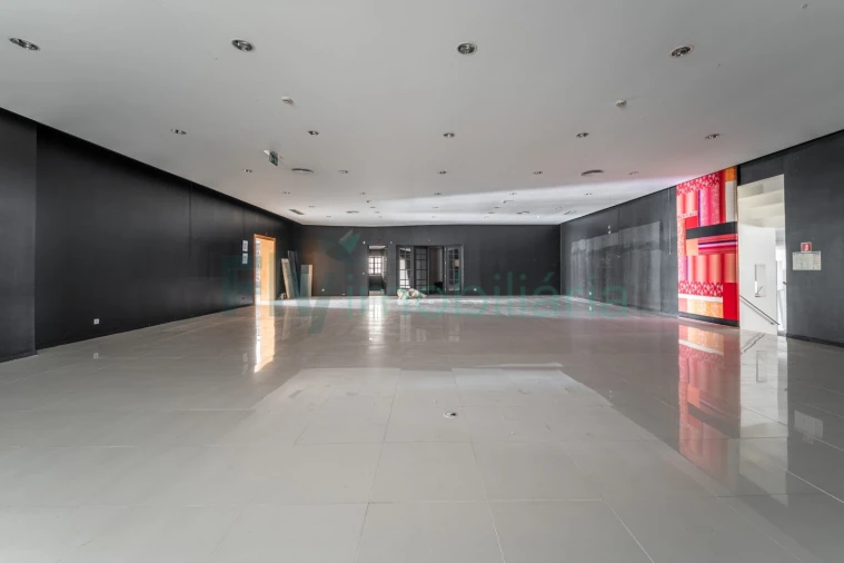 Armazém para Venda em Febres Foto 16