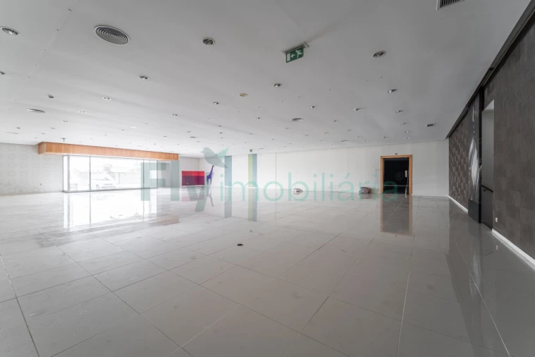 Armazém para Venda em Febres Foto 18