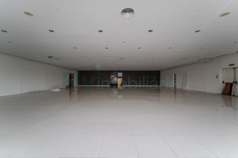 Armazém para Venda em Febres Foto 20