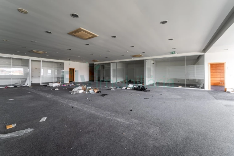 Armazém para Venda em Febres Foto 30