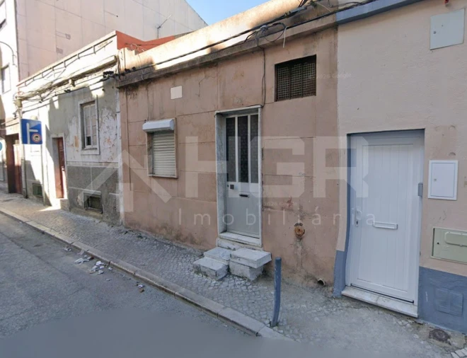 Moradia T1 para Venda em Baixa da Banheira e Vale da Amoreira Foto 1