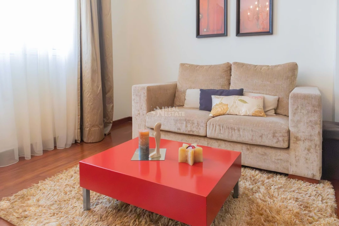 Moradia T4 para Venda em Calheta Foto 38