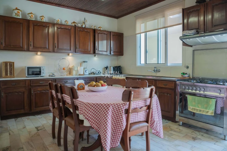 Moradia T4 para Venda em Calheta Foto 31