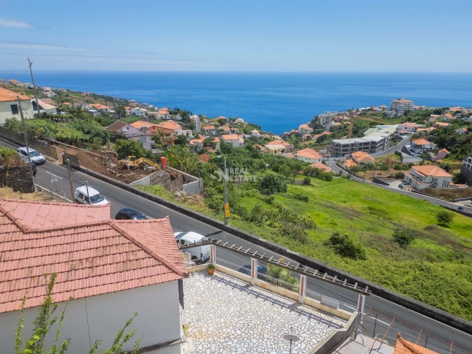 Moradia T4 para Venda em Calheta Foto 7