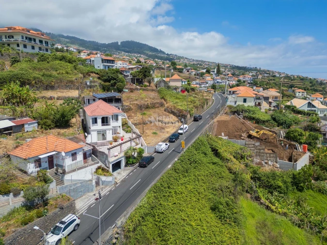 Moradia T4 para Venda em Calheta Foto 18