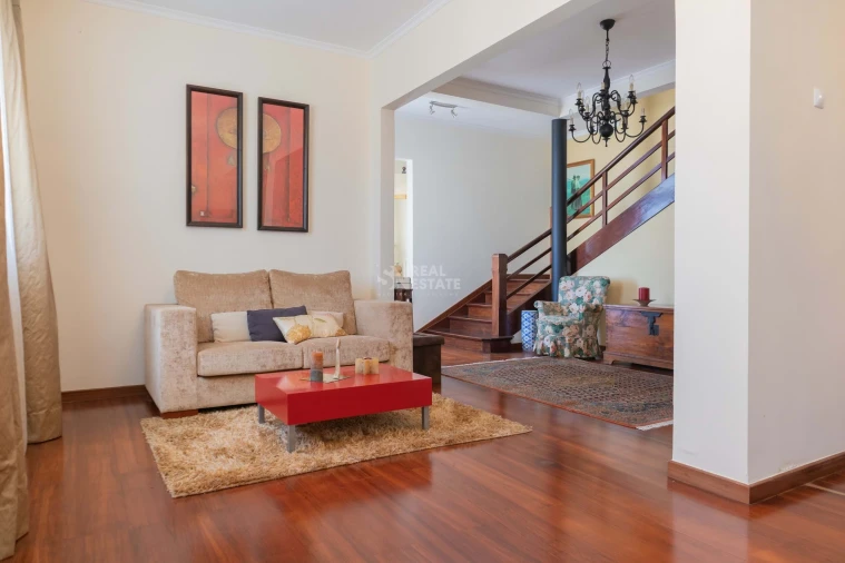 Moradia T4 para Venda em Calheta Foto 43