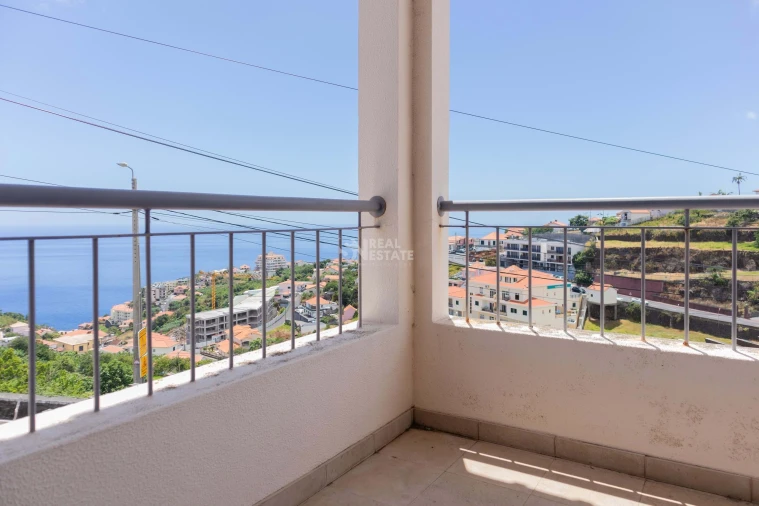 Moradia T4 para Venda em Calheta Foto 56