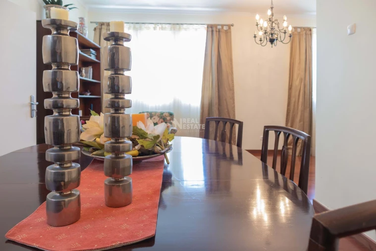 Moradia T4 para Venda em Calheta Foto 40