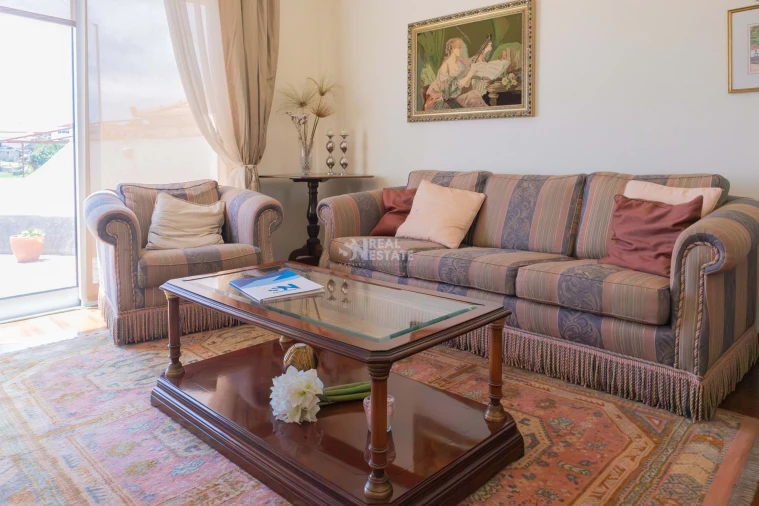 Moradia T4 para Venda em Calheta Foto 46