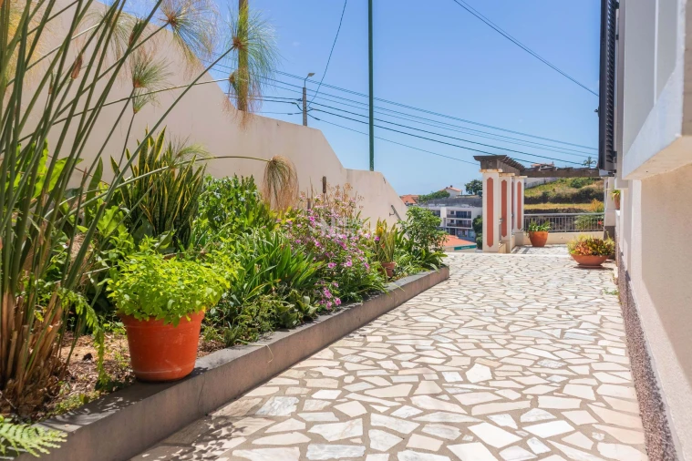 Moradia T4 para Venda em Calheta Foto 33