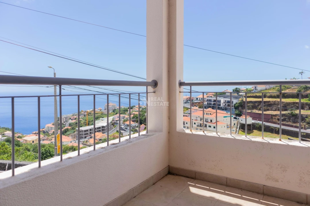 Moradia T4 para Venda em Calheta Foto 56