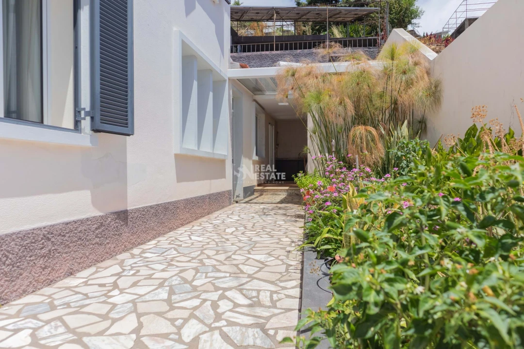 Moradia T4 para Venda em Calheta Foto 87