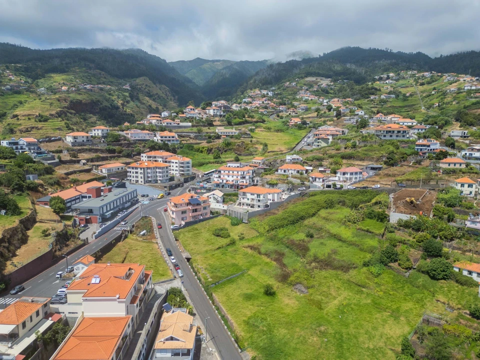 Moradia T4 para Venda em Calheta Foto 16