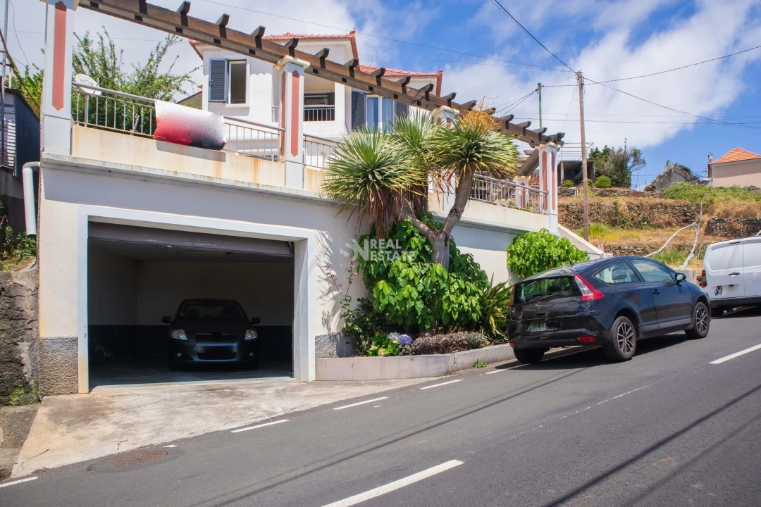 Moradia T4 para Venda em Calheta Foto 22