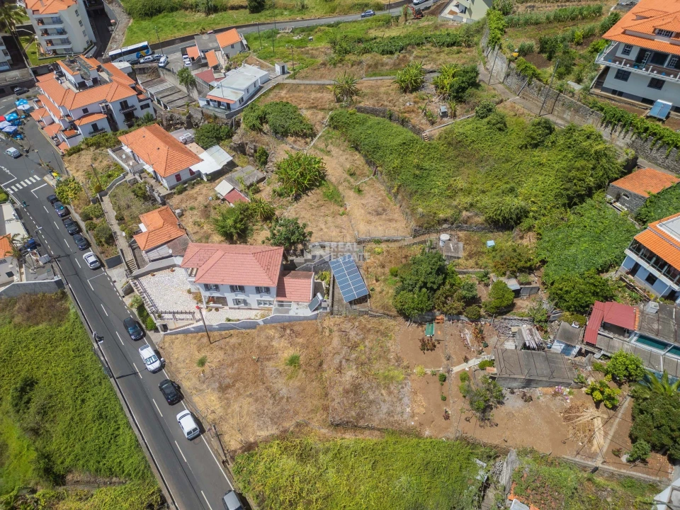 Moradia T4 para Venda em Calheta Foto 14