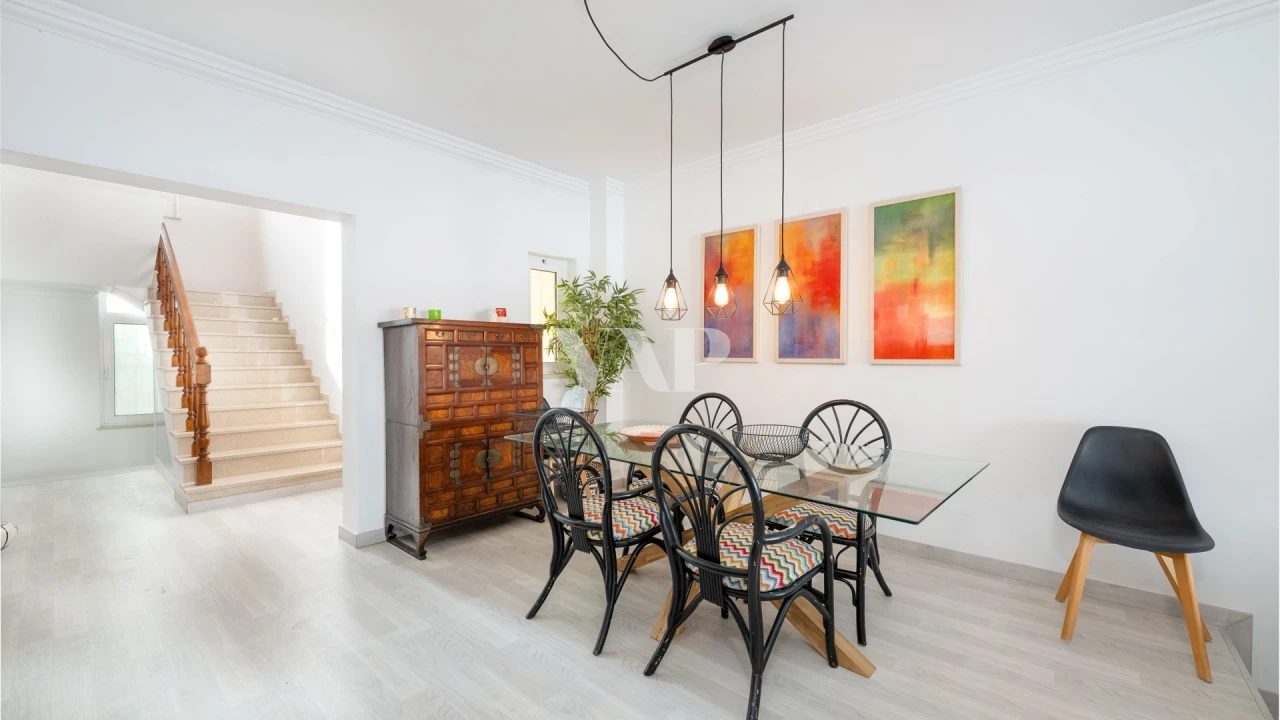 Moradia T4 para Venda em Quarteira Foto 2