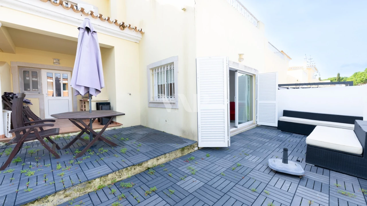 Moradia T4 para Venda em Quarteira Foto 12