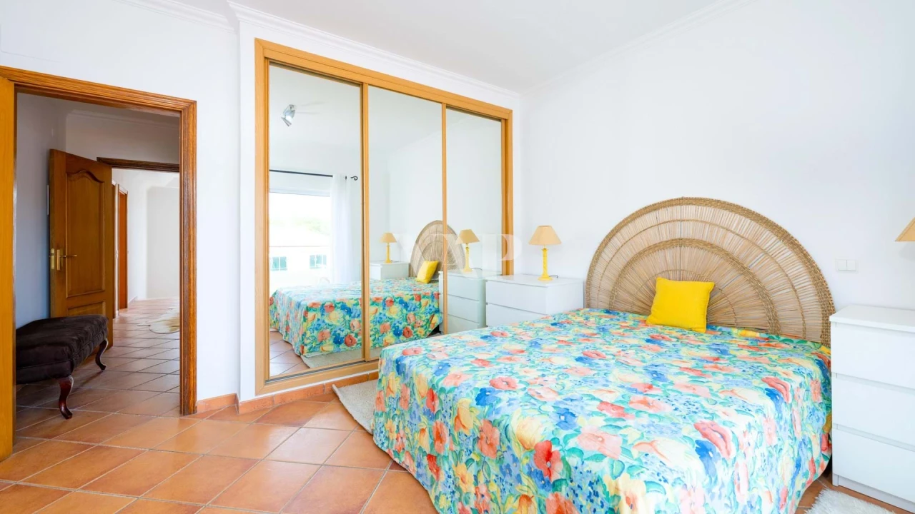 Moradia T4 para Venda em Quarteira Foto 28