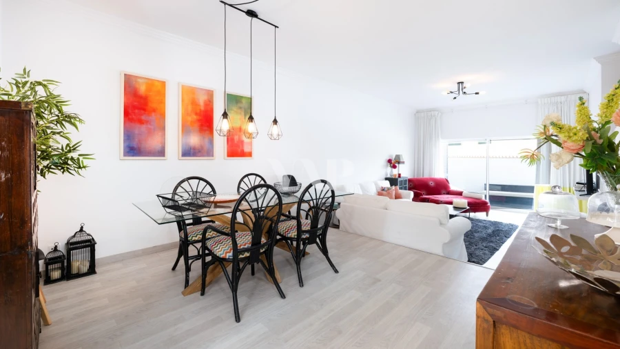 Moradia T4 para Venda em Quarteira Foto 7