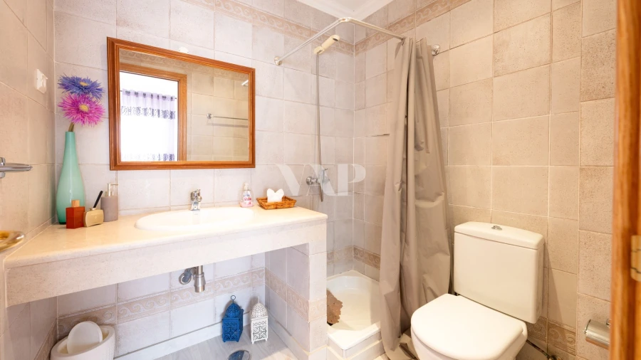 Moradia T4 para Venda em Quarteira Foto 16