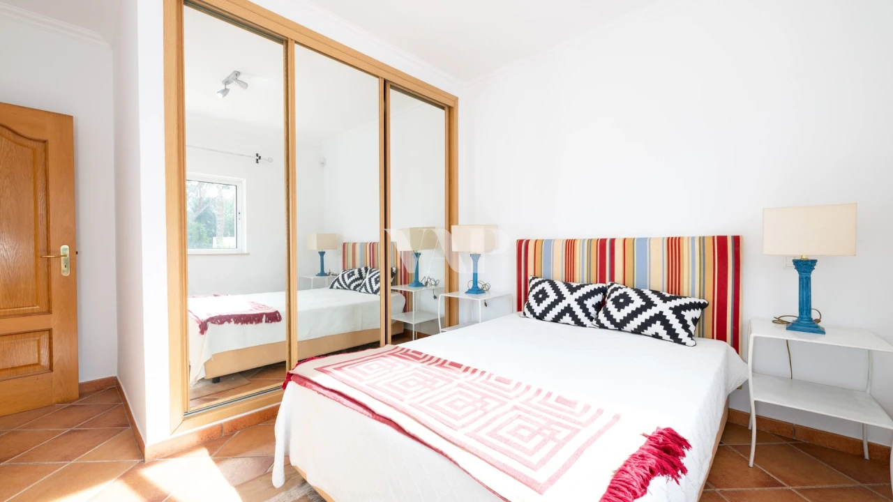 Moradia T4 para Venda em Quarteira Foto 22