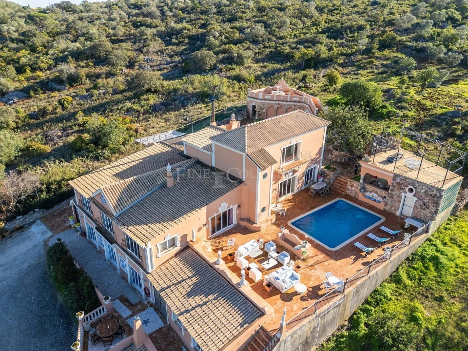 Moradia T4 para Venda em Santa Barbara de Nexe Foto 39