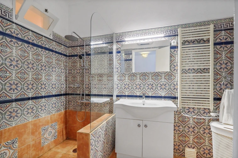 Moradia T4 para Venda em Santa Barbara de Nexe Foto 31