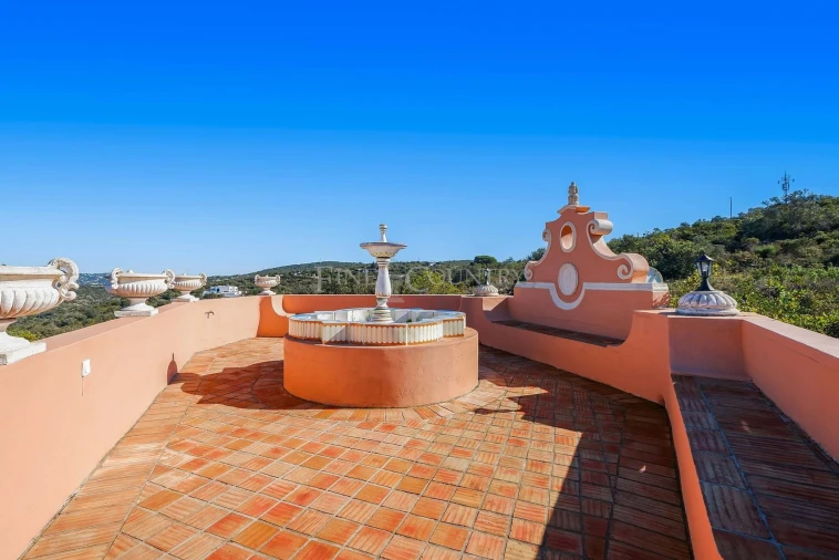 Moradia T4 para Venda em Santa Barbara de Nexe Foto 35