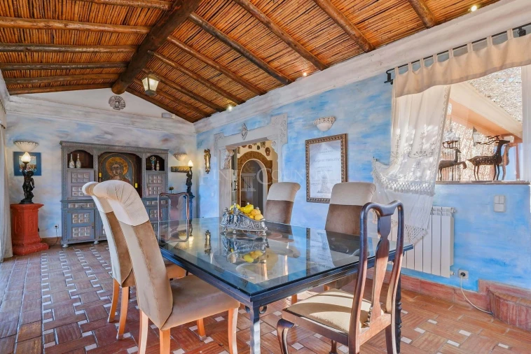 Moradia T4 para Venda em Santa Barbara de Nexe Foto 13