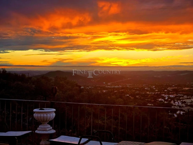 Moradia T4 para Venda em Santa Barbara de Nexe Foto 4