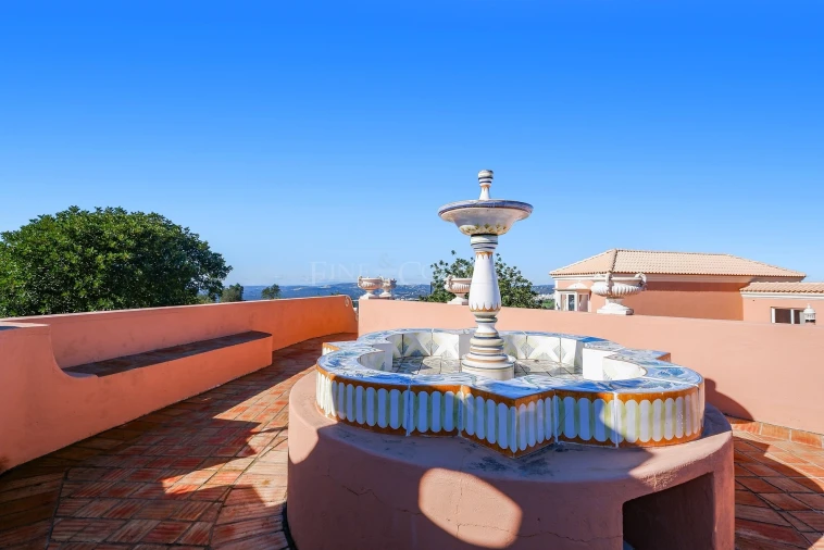 Moradia T4 para Venda em Santa Barbara de Nexe Foto 36