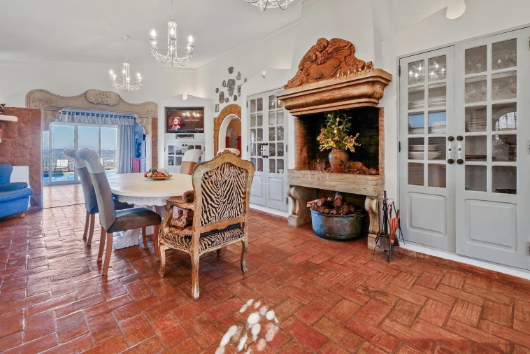 Moradia T4 para Venda em Santa Barbara de Nexe Foto 11