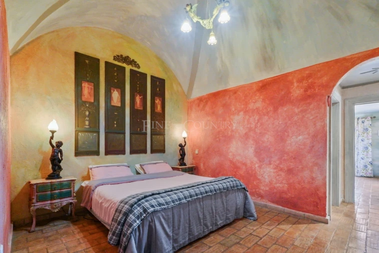 Moradia T4 para Venda em Santa Barbara de Nexe Foto 21